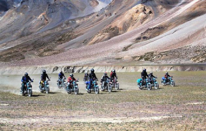 the-bikerni-at-khardung-la